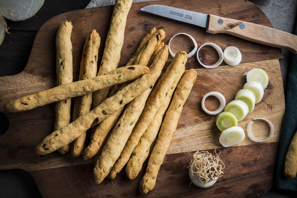 Bread Sticks with Dried Vegetables | Victory Multi