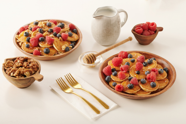 Mini pancakes με μέλι και φρούτα