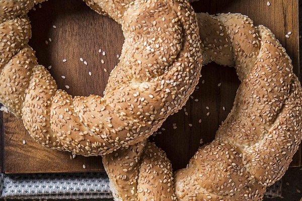 Thessaloniki-Style Round Sesame Bread with Victory Multi